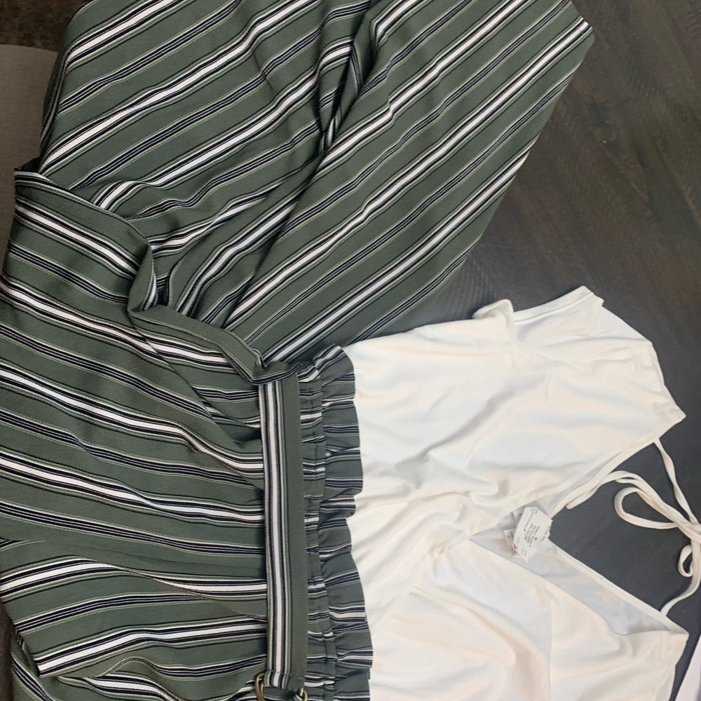 Short sleeve jumpsuit.